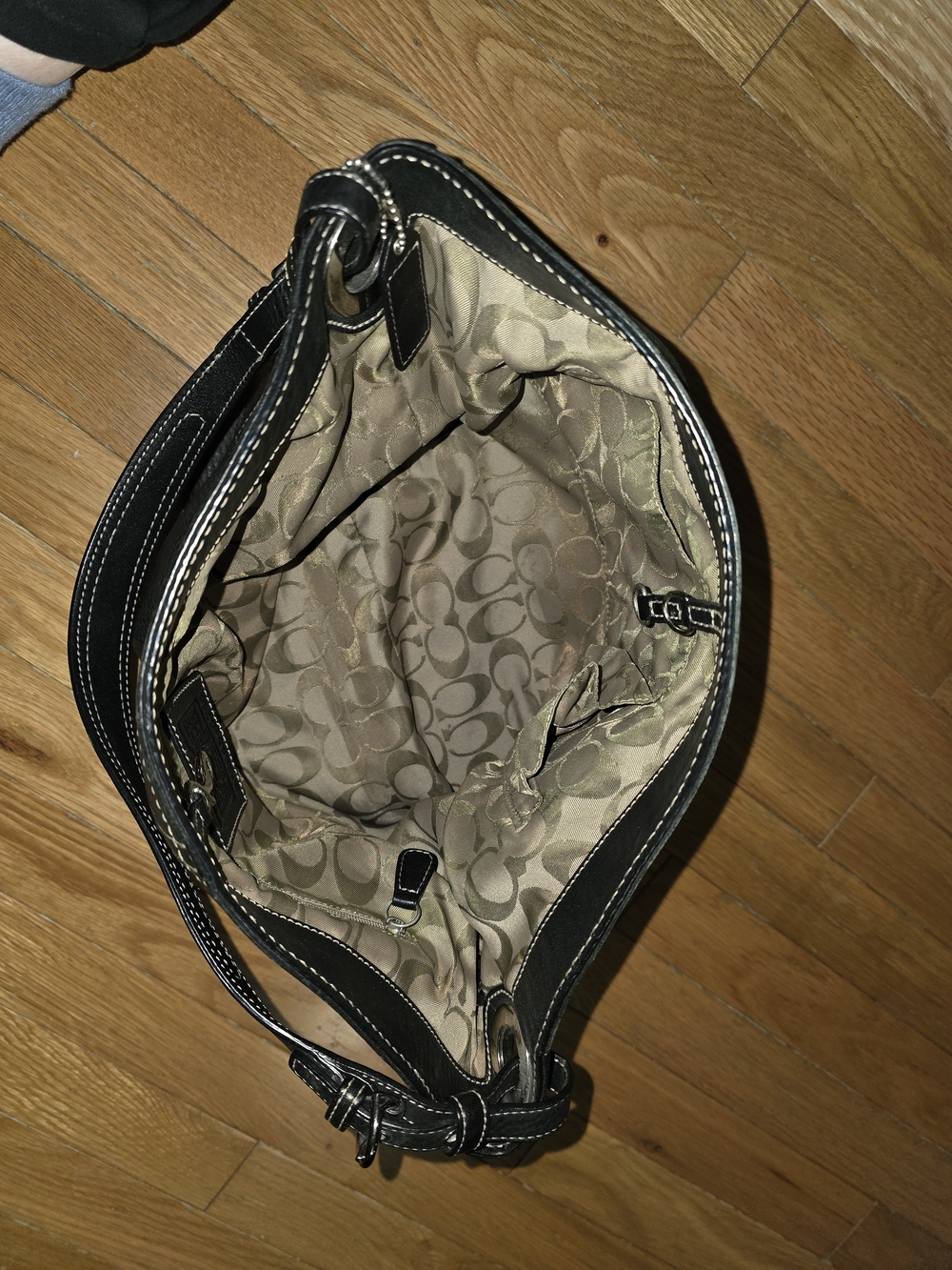 Vintage Coach 5715 Black Pebbled Leather Hobo Bag Immaculate Inside GREAT FIND! - Picture 4 of 16